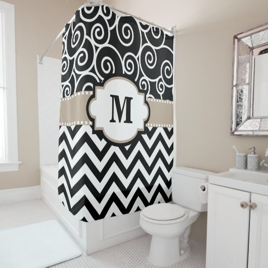Black Beige Swirls Chevron Monogram Douchegordijn (In situ)