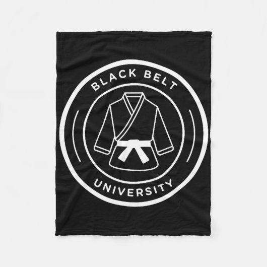 Black Belt University Fleece Deken (Voorkant)