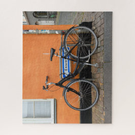 Black Bicycle Against Oranje Wall, Aarhus, Denemar Legpuzzel
