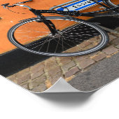 Black Bicycle Against Oranje Wall, Aarhus, Denemar Poster (Hoek)