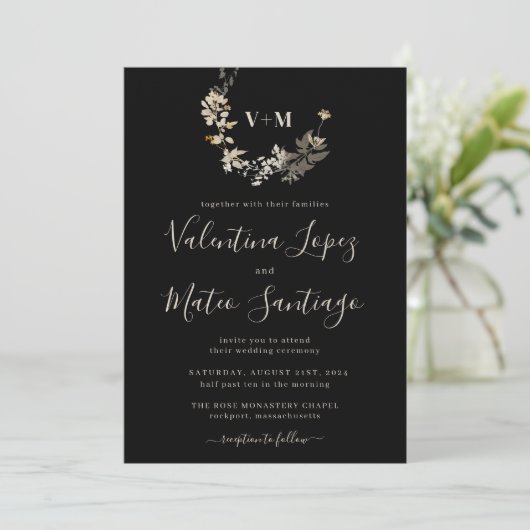 Black Boho Botanical Foliage Monogram Wedding Invi Kaart (Staand voorkant)