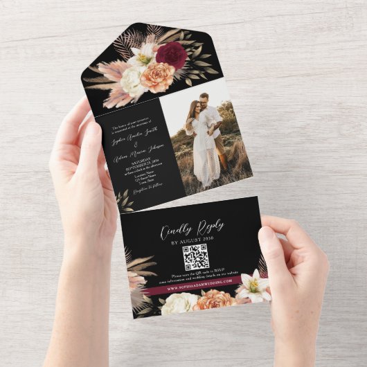 Black Bourgondië QR Code Wedding All In One Uitnodiging (Afscheurbaar)