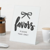 Black Bow Bridal Shower Favors Reclamebord Met Voetstuk (Insitu)