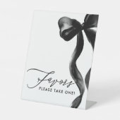 Black Bow Bridal Shower Favors Reclamebord Met Voetstuk (Voorkant)