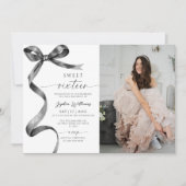 Black Bow Foto Sweet 16 Verjaardag Uitnodiging (Voorkant)