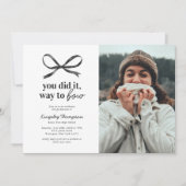 Black Bow Graduation Party Uitnodiging (Voorkant)