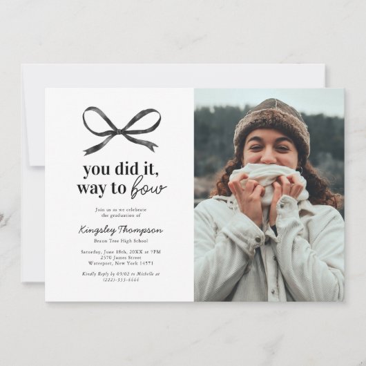 Black Bow Graduation Party Uitnodiging (Voorkant)
