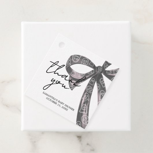 Black Bow Halloween Baby shower Square Bedankjes Labels (In situ)