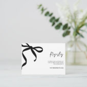 Black Bow She's Tying the Knot Bridal Shower Informatiekaartje (Staand voorkant)