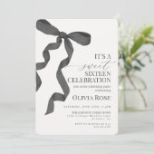 Black Bow Sweet Zestien Verjaardagsfeestuitnodigin (Staand voorkant)