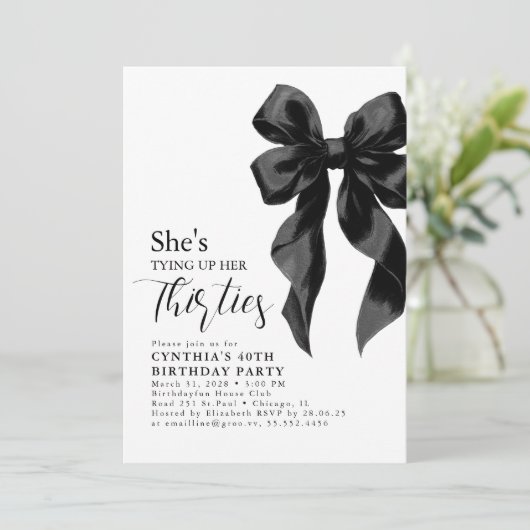 Black Bow Tying Up Her Thirties 40Th Birthday Kaart (Staand voorkant)