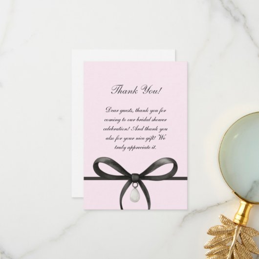 Black Bow With Pearl Old Money Style Bridal Shower Bedankkaart (Voorkant / Achterkant in situ)