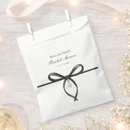 Black Bow With Pearl Old Money Style Bridal Shower Bedankzakje (Geknipt)