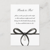 Black Bow With Pearl Old Money Style Bridal Shower Informatiekaartje (Voorkant)