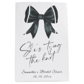 Black Bow Ze bindt het knoop Vrijgezellenfeest Medium Cadeauzakje (Voorkant)