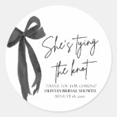 Black Bow Ze is de knoop Vrijgezellenfeest Ronde Sticker (Voorkant)