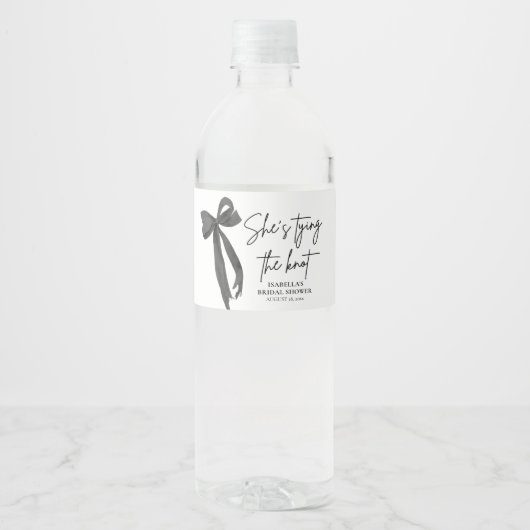 Black Bow Ze is de knoop Vrijgezellenfeest Waterfles Etiket (Voorkant)