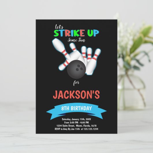 Black Bowling Ball Verjaardag Uitnodiging (Staand voorkant)