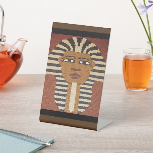 Black Brown Tan King Tut Designer Crochet Print Reclamebord Met Voetstuk (Insitu)