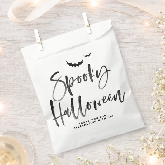 Black Brush Lettering Spooky Halloween Bedankzakje (Geknipt)