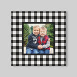 Black Buffalo Pset Farmhouse kerstfoto Canv Canvas Afdruk<br><div class="desc">Dit kunstcanvas met kerstfeestelijke stijl biedt een aangepaste ruimte voor vierkante familiefoto's met een zwarte en witte buffelplaat tegen een gevlekte achtergrond. Het uiteinde van de foto: bewaar uw foto aan een vierkante vorm alvorens te uploaden. Foto: Two Fish Photography www.twofishphoto.com</div>