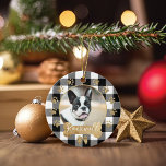 Black Buffalo Pset Pattern Gold Bow-serie Foto Keramisch Ornament<br><div class="desc">Voeg een luie en warme charme aan uw kerstboom toe met onze familiefoto met een luie en warme zwarte buffelachtergrond. Cirkelfoto-lijst met een festive faux gouden boog. Aanpassen met uw handtekening en familiefoto. Ontworpen door: Mudthology Papery</div>