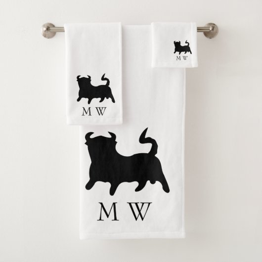 Black Bull Design Monogrammed Bad Handdoek (Insitu)