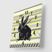 Black Bunny Silhouette over Gellow Grey Pattern Pl Vierkante Klok (Hoek)