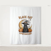 Black Cat Apothecary beroemd gemaakt door Hallowee Wandkleed (Voorkant)