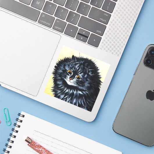 Black Cat beroemd gemaakt door Louis Wain Sticker (Laptop met iPhone)
