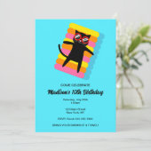 Black Cat Pool Party Uitnodiging voor verjaardag (Staand voorkant)