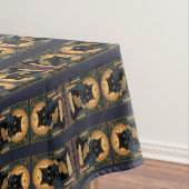 Black Cat Reading A Book Of Solstice Spells Tafelkleed (Voorbeeld)