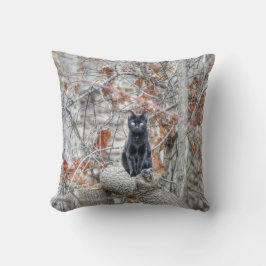 Black Cat Sitting Outdoors Kussen