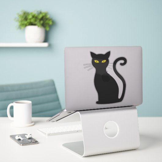 Black Cat Sticker (Laptop op bureau)