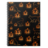 Black Cats en Oranje pompoenen Halloween Pattern Notitieboek (Voorkant)