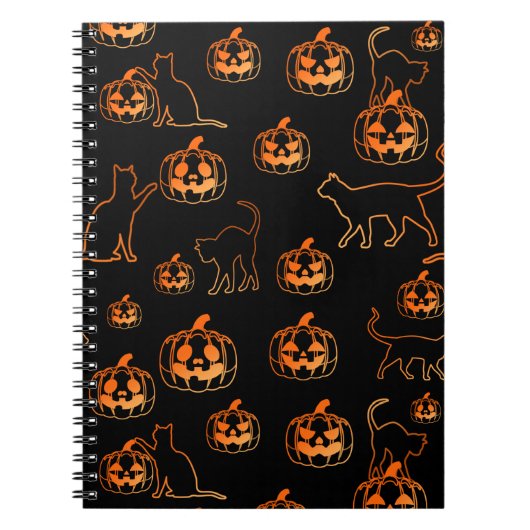 Black Cats en Oranje pompoenen Halloween Pattern Notitieboek (Voorkant)