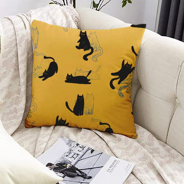 Black Cats on Mustard with Blue Outlines– Modern  Kussen (Creator heeft geüpload)