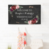 Black Chalkboard Burgundy Gold Roos Boho Wedding Spandoek (Insitu)