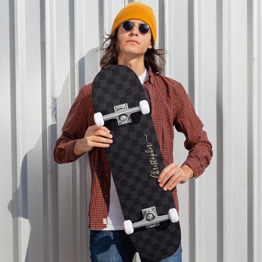 Black Checkered Pattern Cool Gold Monogram onderte Persoonlijk Skateboard