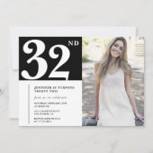 Black Chic Foto 32e verjaardag Uitnodigingen (Voorkant)
