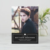 Black Classic Graduation Cap Photo Afstuderen Aankondiging (Staand voorkant)