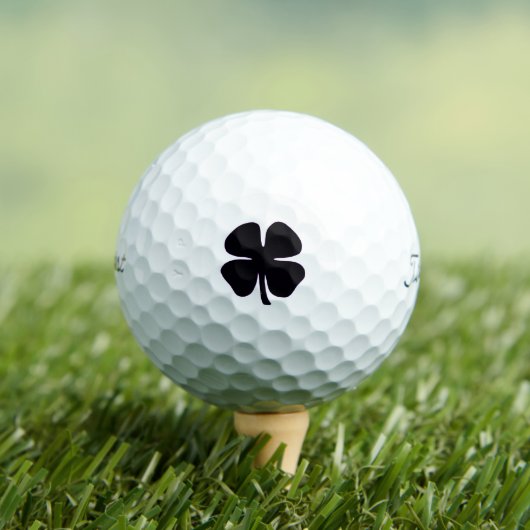 Black Clover Titleist 2023 Pro V1 golfballen 12 st (Insitu Shirt)