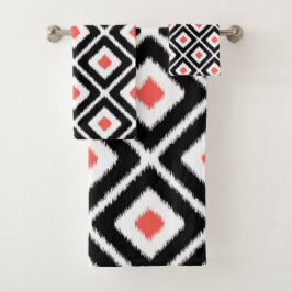 Black, Coral, White Ikat Diamond Pattern Bad Handdoek