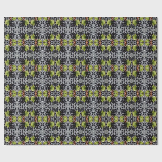 Black Currants Berries & Green Leaf Pattern Cadeaupapier (Vlak)