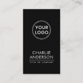 Black custom logo vertical modern minimalist visitekaartje (Voorkant)
