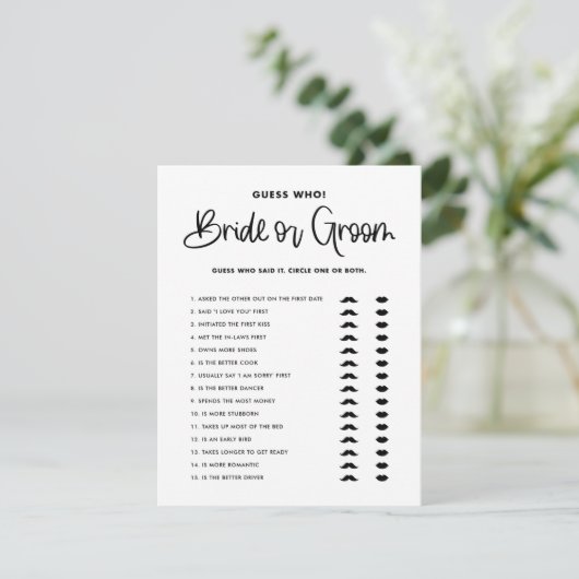 Black Cute Modern Calligraphy Bride of Groom Game Kaart (Staand voorkant)