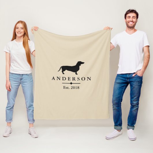 Black Dachshund Silhouette & Taupe | Gepersonalise Fleece Deken (In situ)