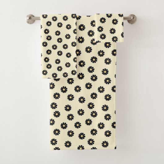 Black Daisy Pattern Bad Handdoek (Insitu)