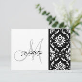 Black Damask Monogram Wedding RSVP Kaartje (Staand voorkant)