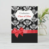 Black Damask & Red Ribbon Afstuderen Invitation Kaart (Staand voorkant)